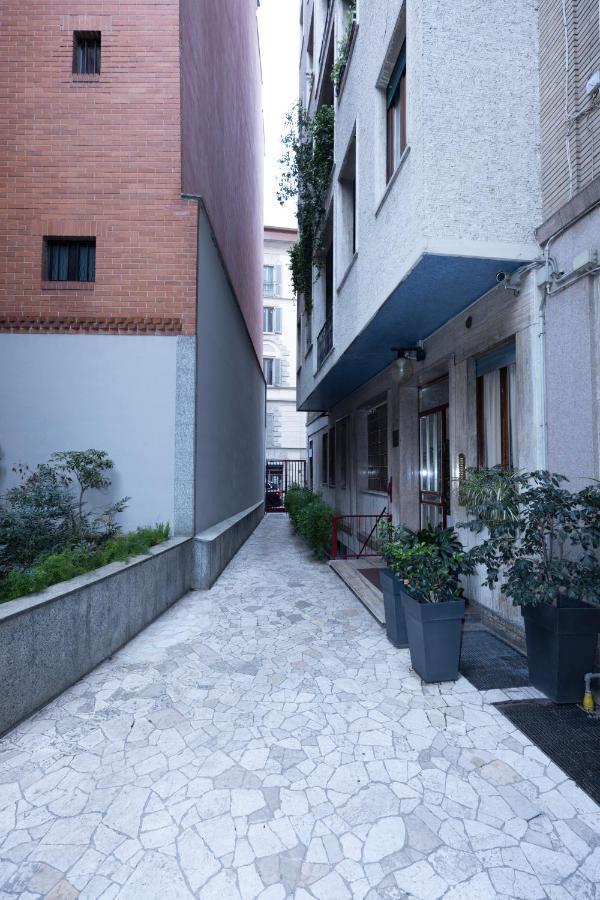 Milan Flat 5 Min From Duomo With Park For Small Cars Apartamento Exterior foto